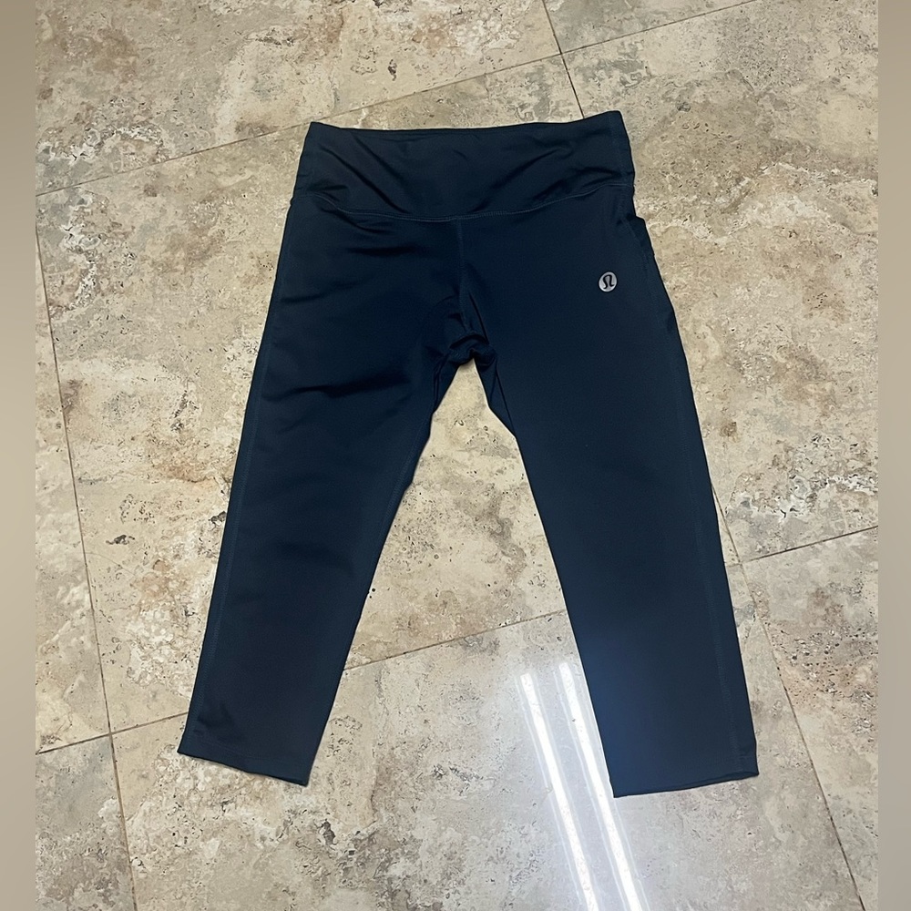 Lululemon leggings 23” Big Logo RARE !! Size 4 Navy Blue
